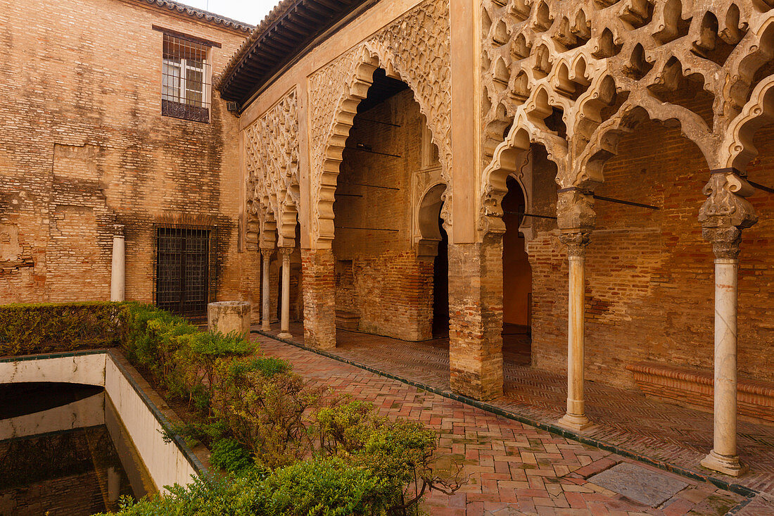 El Palacio Real de Sevilla Un Tesoro Histórico y Artístico