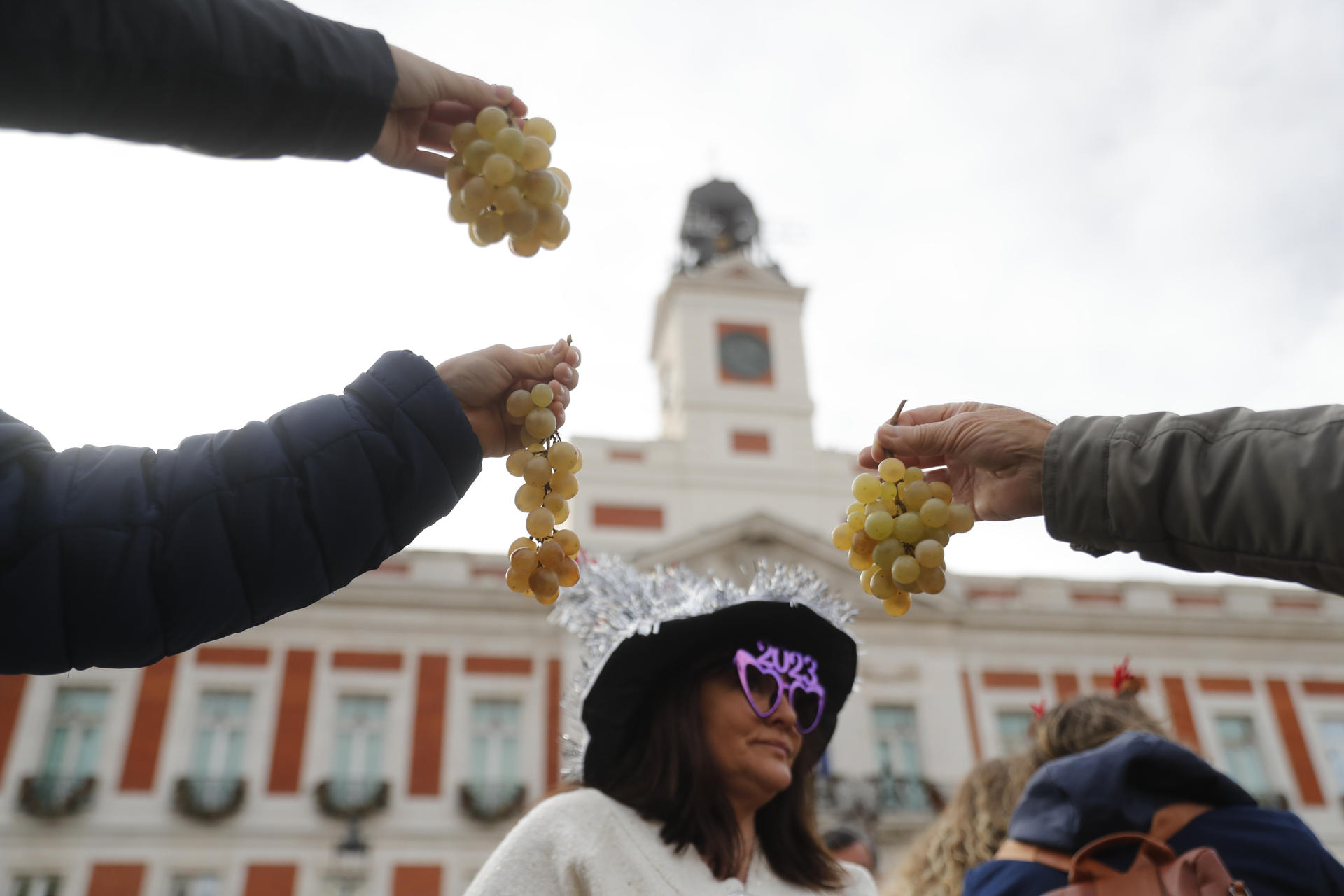 La Puerta del Sol Un Icono Madrileño con Ritmo de Campanadas