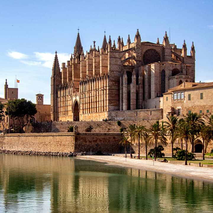 Visita al Palacio Real de la Almudaina Una experiencia histórica en Palma de Mallorca